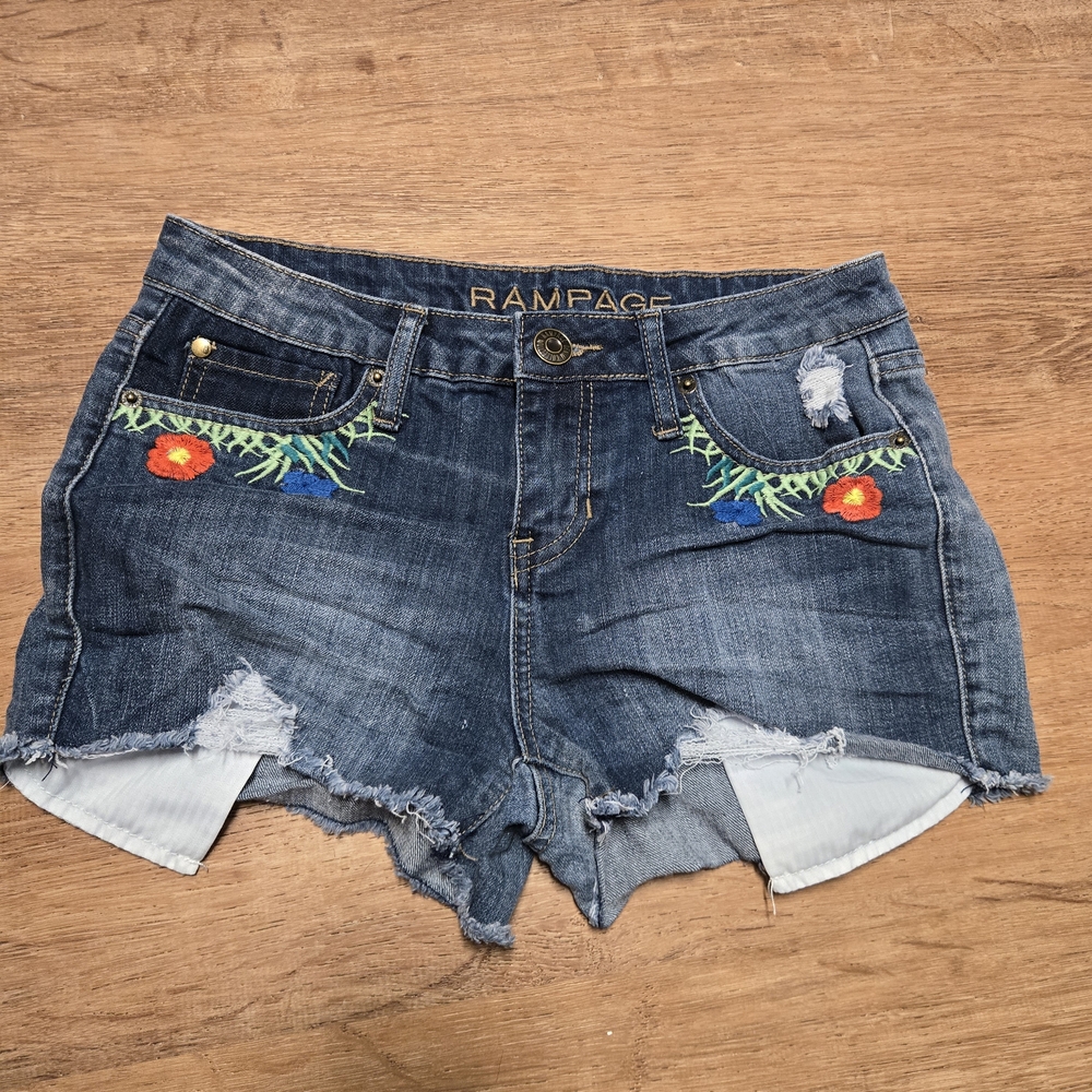 Y2K Rampage Blue Jean Shorts with Floral Embroidery Size 7 Sophie Mid Rise